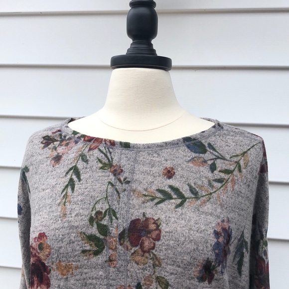 NWOT Floral Tie Sleeve Tunic - Picture 6 of 12